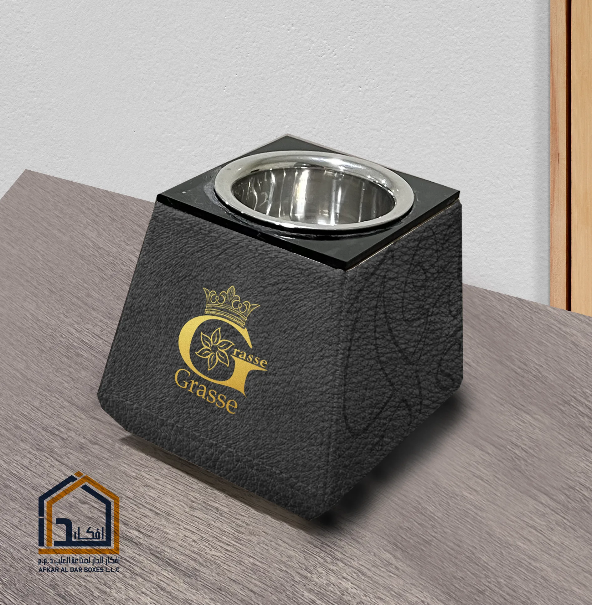 The Artisan Date & Confection Box (صندوق التمور والحلويات الفاخر) view 2
