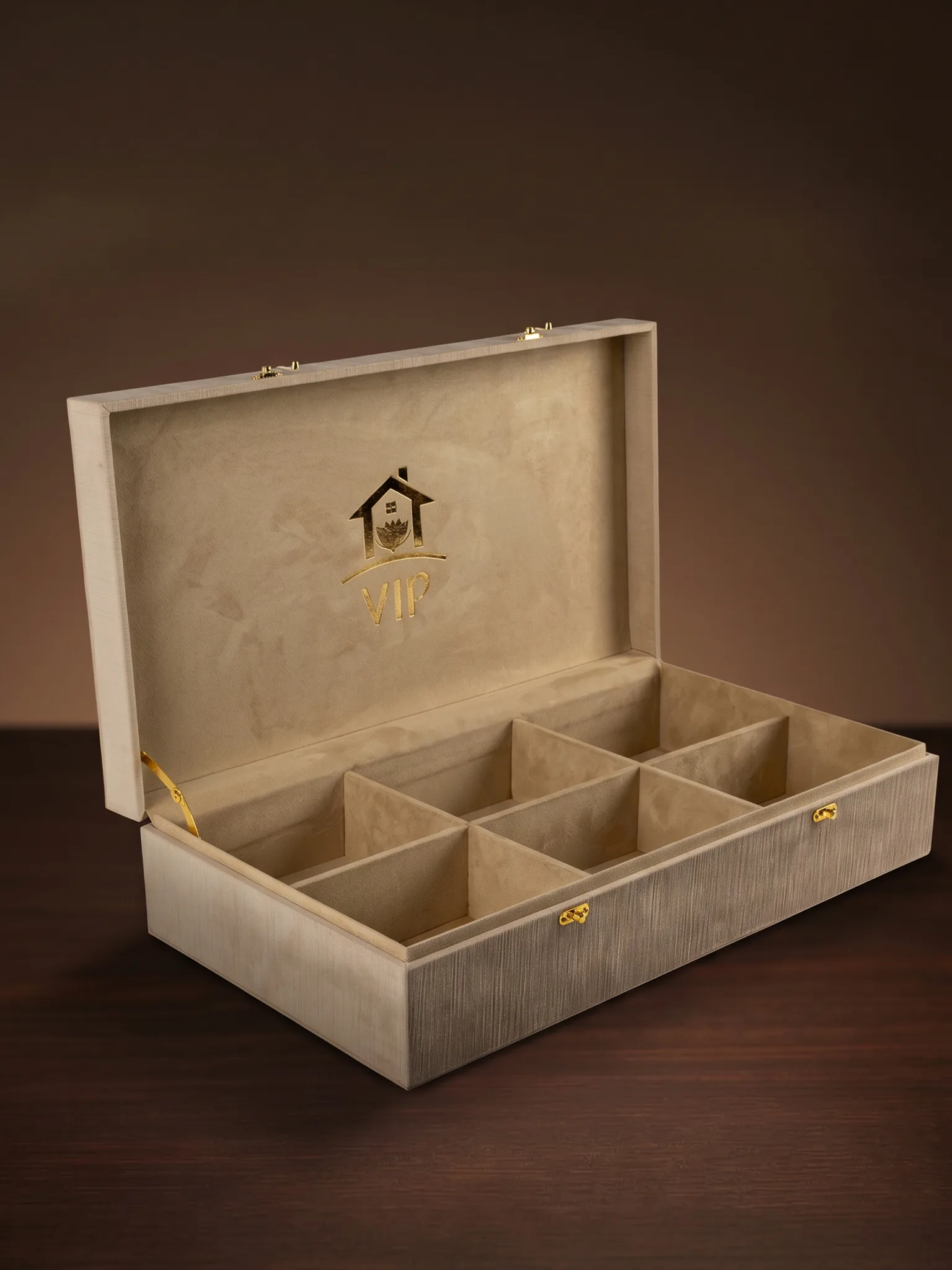 The Royal Brass Keepsake Case (صندوق النحاس الملكي للشركات) view 6