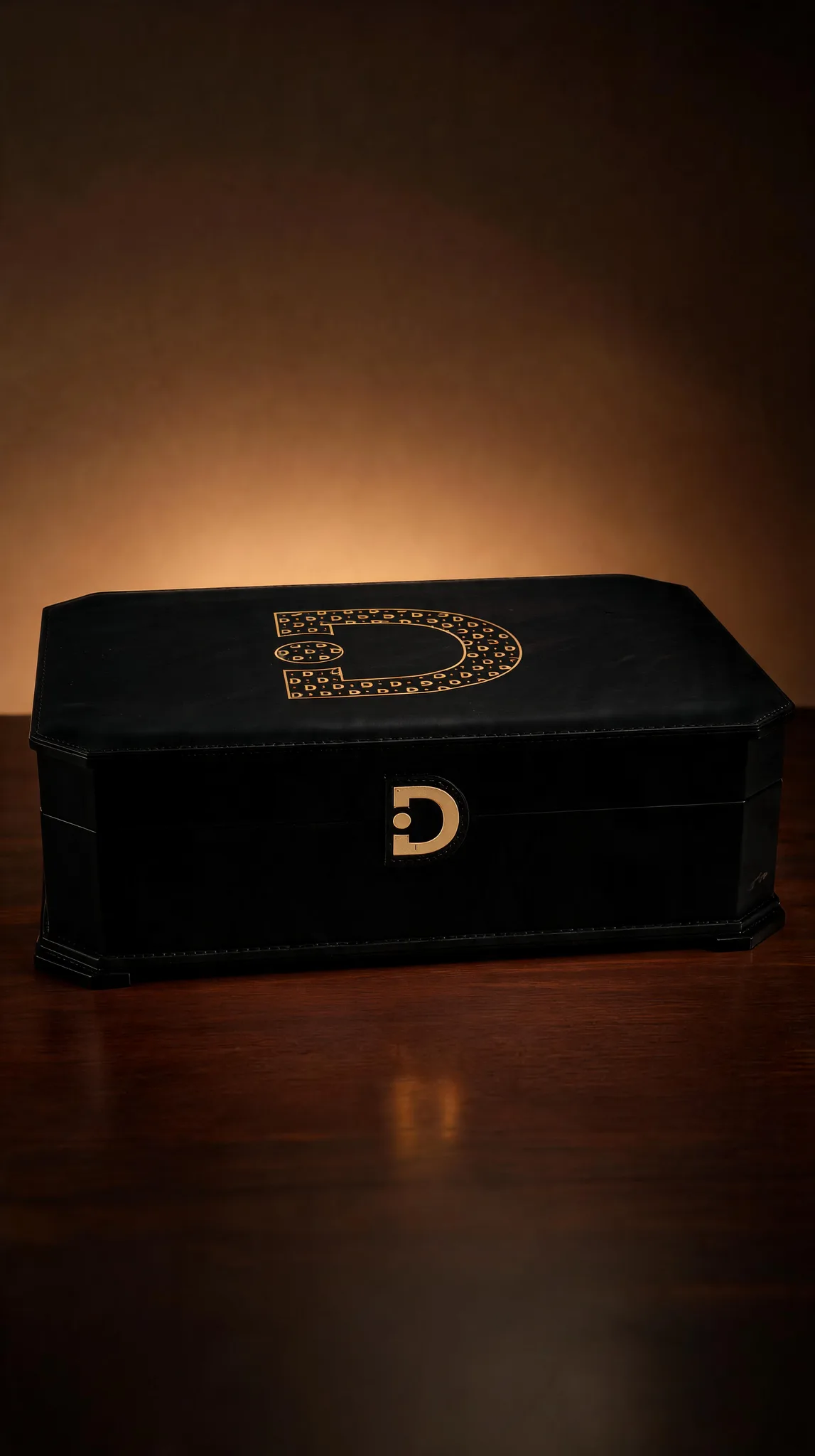 The Heritage Leather Portfolio Box (صندوق الجلد والعود التنفيذي) view 2