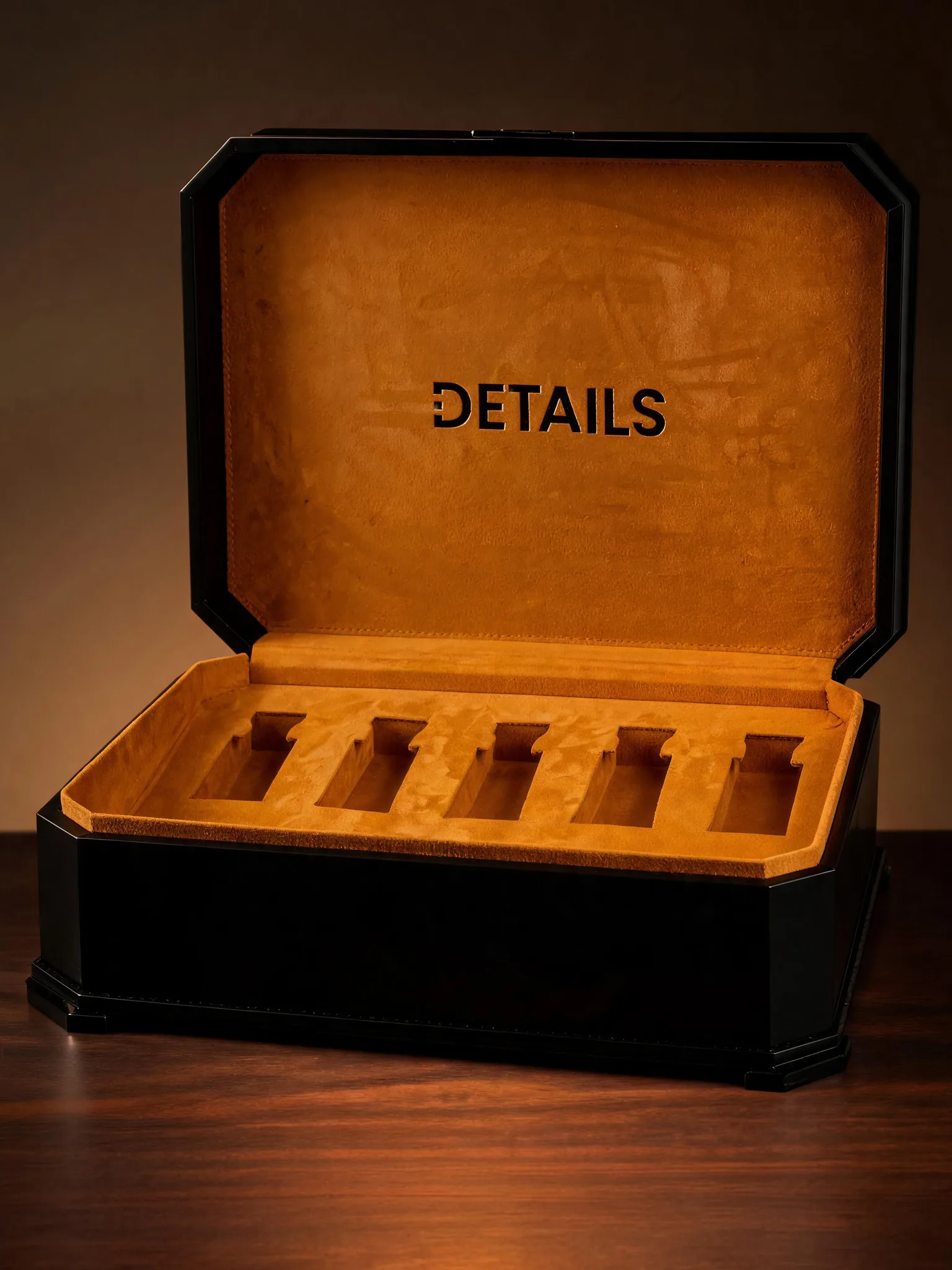 The Heritage Leather Portfolio Box (صندوق الجلد والعود التنفيذي) view 3