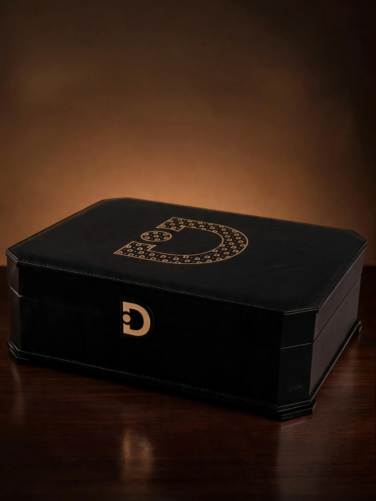 The Heritage Leather Portfolio Box (صندوق الجلد والعود التنفيذي) view 5