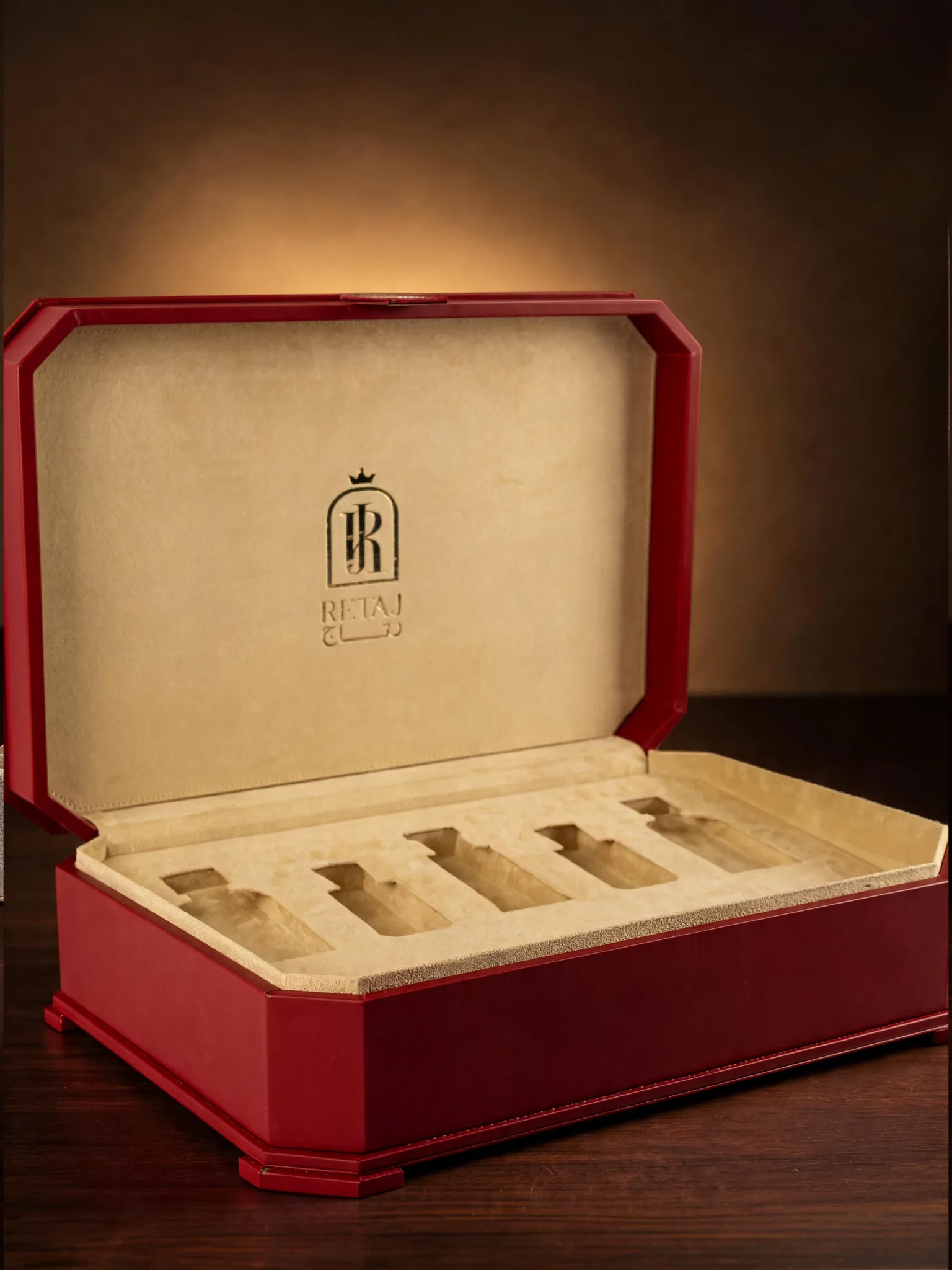 The Sovereign Gold Edition Box (صندوق التقدير الذهبي للشركات)