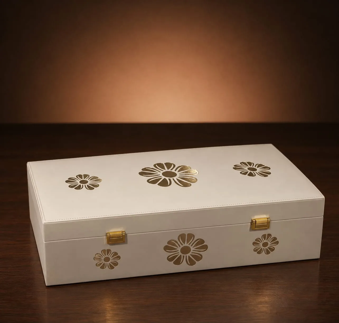 The Celebratory Keepsake Trunk (صندوق تذكار التخرج الاحتفالي)